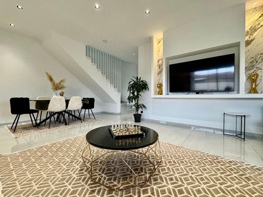 豪宅  Chassieu, Rhône