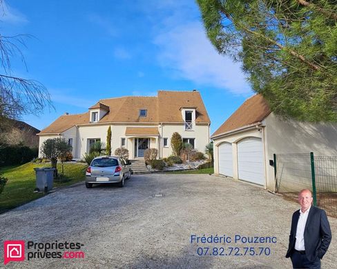 Luxury home in Moisson, Yvelines