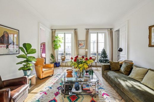 Apartment in Canal Saint Martin, Château d’Eau, Porte Saint-Denis, Paris