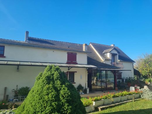 Luxe woning in Saulges, Mayenne