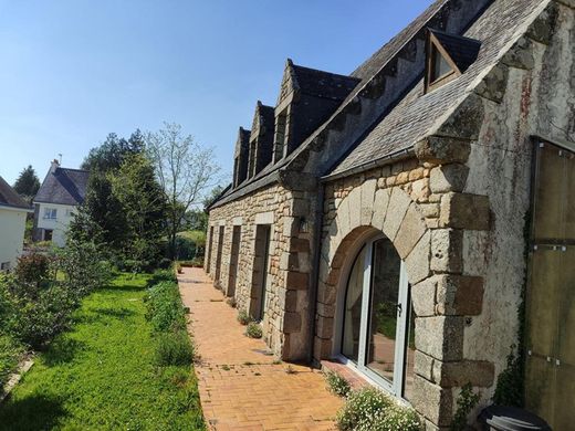 Luxury home in Caudan, Morbihan