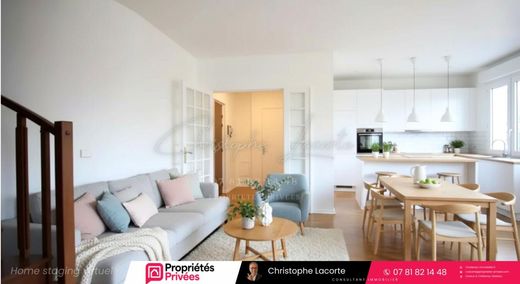 Apartment / Etagenwohnung in Sceaux, Hauts-de-Seine