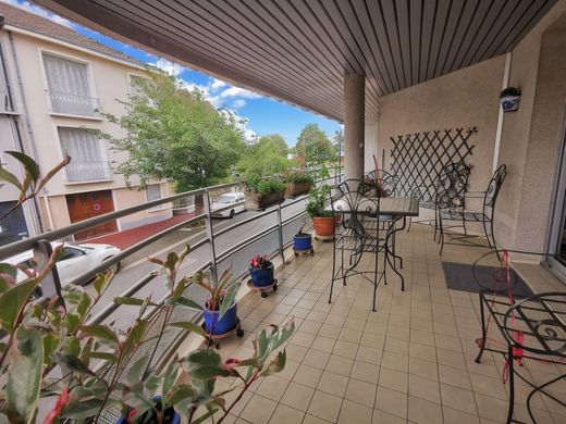 Apartment in Vichy, Allier