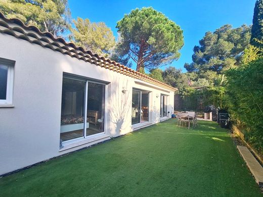 Villa in Six-Fours-les-Plages, Var