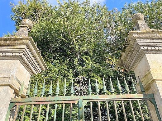 Luxury home in Aigrefeuille-d'Aunis, Charente-Maritime