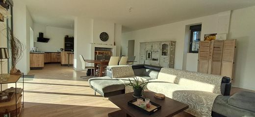 Luxury home in Bonchamp-lès-Laval, Mayenne