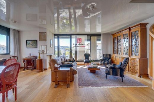 Apartment / Etagenwohnung in Mérignac, Gironde