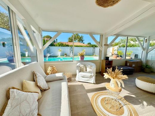 Luxury home in Gujan-Mestras, Gironde