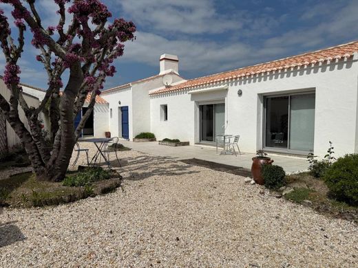 Luxury home in La Guérinière, Vendée