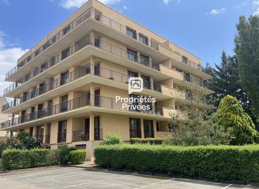 Apartment in Le Chesnay, Yvelines