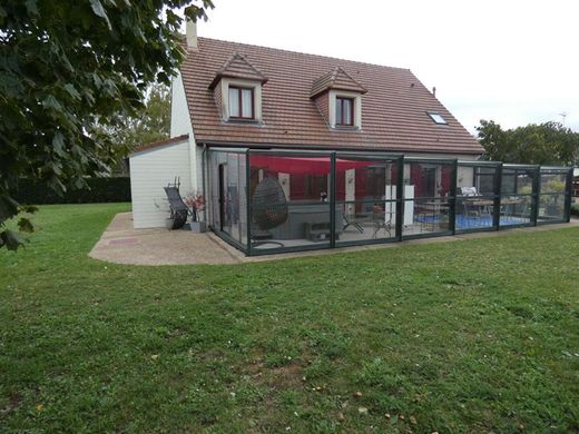 Luxe woning in Pacy-sur-Eure, Eure