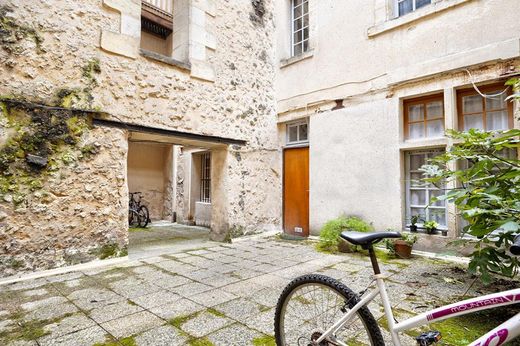 Apartment in Bordeaux, Gironde