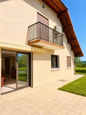 Luxus-Haus in Les Abrets, Isère