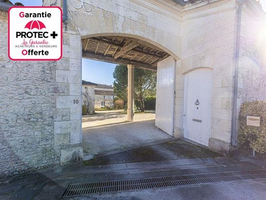 Luxury home in Jarnac-Champagne, Charente-Maritime