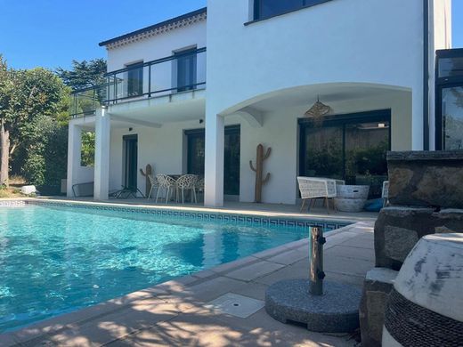 Villa in Le Cap D'Agde, Hérault