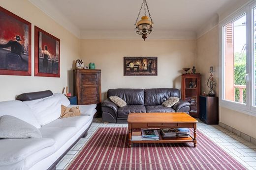 Casa di lusso a La Celle-Saint-Cloud, Yvelines