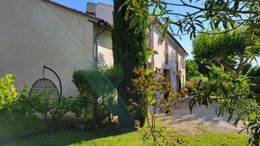 منزل ﻓﻲ Châteaurenard, Bouches-du-Rhône