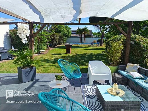 Luxury home in Tours, Indre and Loire
