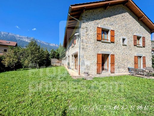 Luxury home in Varces-Allières-et-Risset, Isère