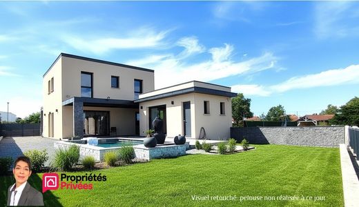 Luxury home in Mably, Loire