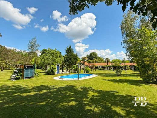 Luxury home in Vendays-Montalivet, Gironde