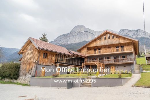 Le Petit-Bornand-les-Glières, Haute-Savoieのシャレー