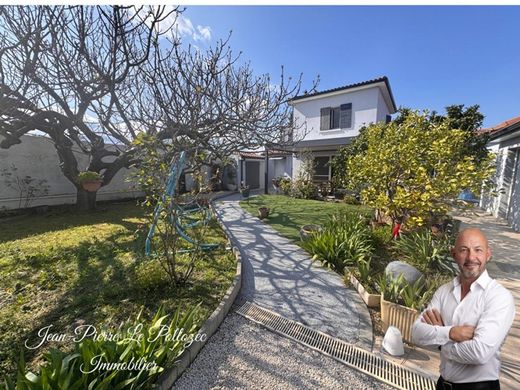 Luxury home in Arles, Bouches-du-Rhône