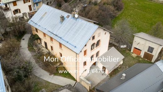 Villa in Saint-Clément-sur-Durance, Hautes-Alpes