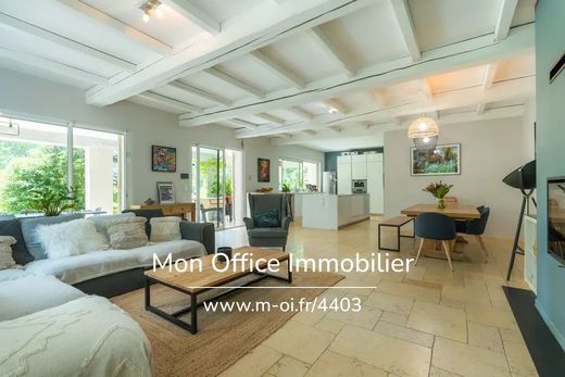Luxury home in Ventabren, Bouches-du-Rhône