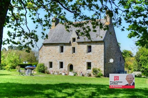 Castle in Pontrieux, Côtes-d'Armor