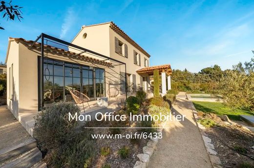 Country House in Lourmarin, Vaucluse