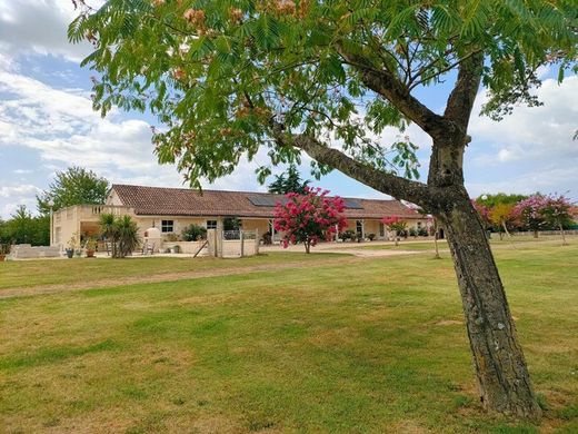 Luxury home in Gensac, Gironde