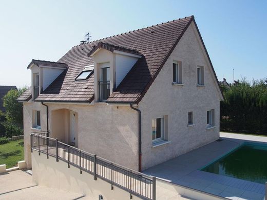 Casa de lujo en Fontaine-lès-Dijon, Cote D'Or