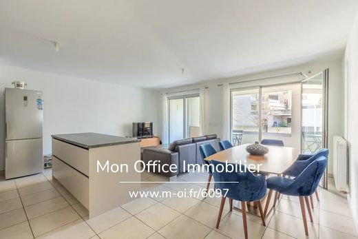 Apartment / Etagenwohnung in Aix-en-Provence, Bouches-du-Rhône