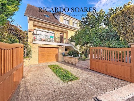 Πολυτελή κατοικία σε Rieux, Oise