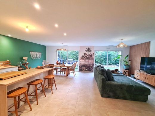 Villa in Six-Fours-les-Plages, Var