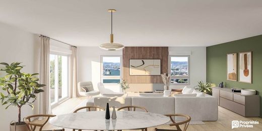 Apartment / Etagenwohnung in Huningue, Haut-Rhin