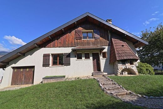 Luxury home in Lathuile, Haute-Savoie