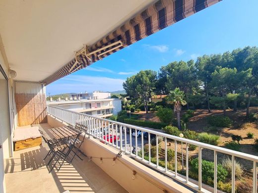 Apartment in Six-Fours-les-Plages, Var