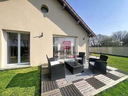 Luxury home in Les Essarts-le-Roi, Yvelines