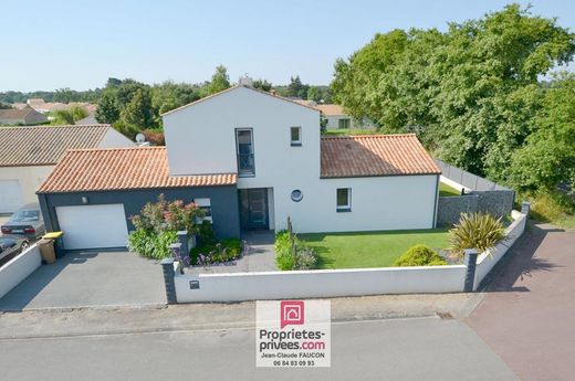 Luxury home in La Mothe-Achard, Vendée