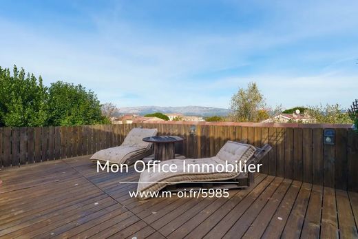 Luxury home in Trets, Bouches-du-Rhône