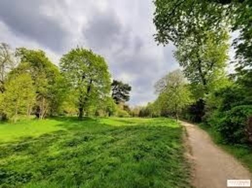 Terreno a Gradignan, Gironda