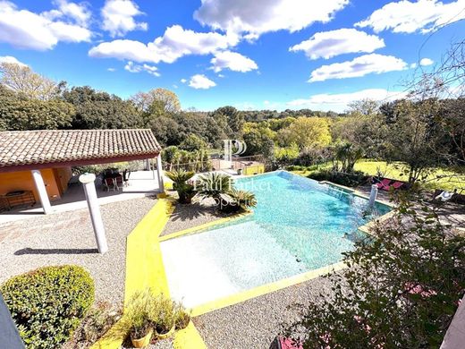 Willa w Grans, Bouches-du-Rhône