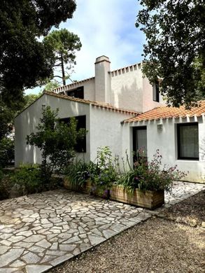 Luxury home in L'Épine, Vendée