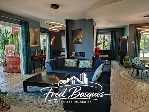 Элитный дом, Villemoustaussou, Aude