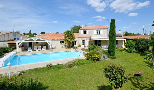 Luxury home in Luçon, Vendée