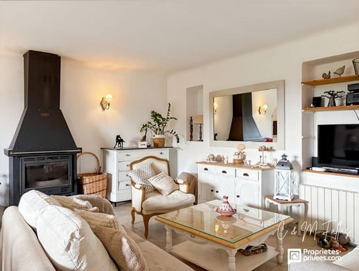 Luxury home in Camaret-sur-Aigues, Vaucluse