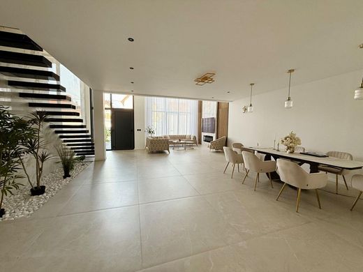 Luxury home in Sainte-Geneviève-des-Bois, Essonne