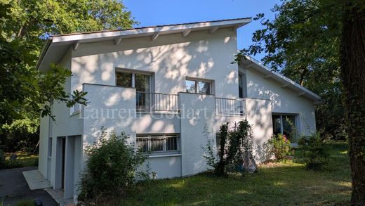 Luxury home in Cestas, Gironde